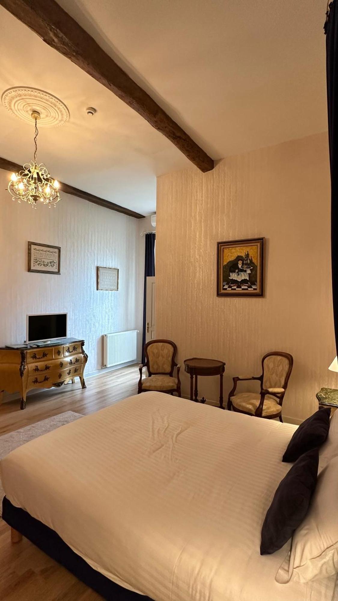 Le Manoir De Lisle Hotel Buitenkant foto